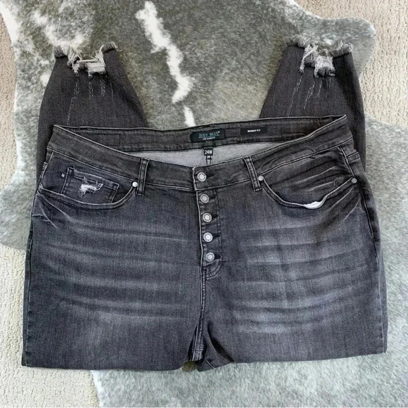 Judy Blue Skinny Fit Button Fly Destroyed Jeans - Picture 3 of 13